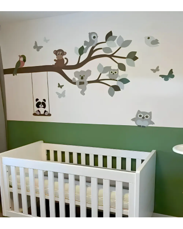 Zelf samen te stellen kinderkamer muurdecoratie met een tak met dieren.