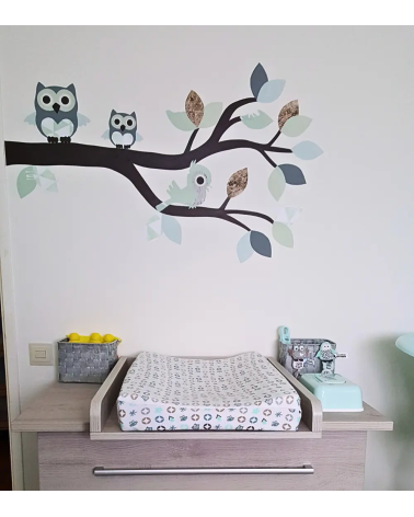 Muursticker mintgroene tak met uilen babykamer.