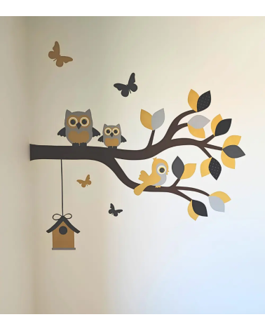 Behangsticker sierlijke uilentak okergeel en grijs voor een neurale babykamer.