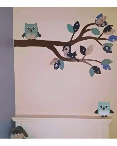 Jongenskamer muurdecoratie uiltjes en vogel op een boomtak in blauwe kleurtinten.