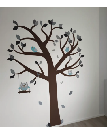 Behangsticker babykamer boom met diertjes lichtblauw en grijs.