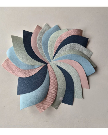 Bladermix Kidzbrand behangstickers roze, blauw en groen.