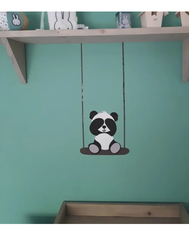 Behangsticker kinderkamer panda op schommel.