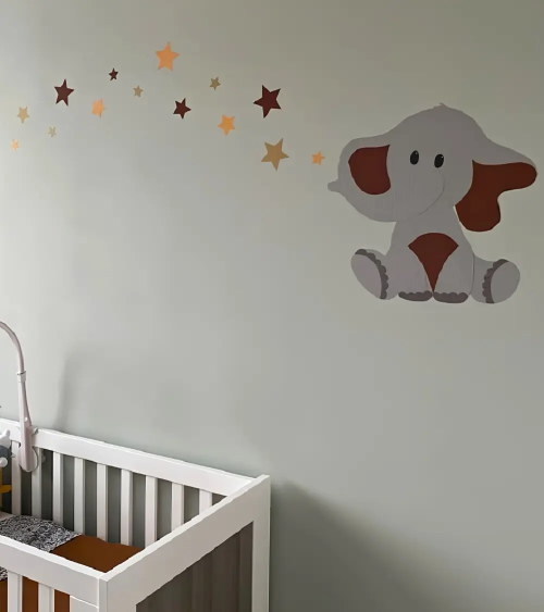 Muurdecoratie kinderkamer baby olifant met sterren in terracotta en oker.