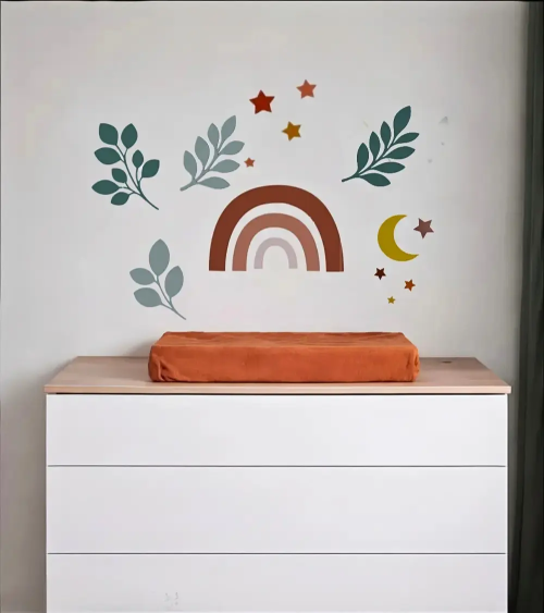 Set boho behangstickers voor de baby- en kinderkamer in roest en terracotta met olijfgroene boho bladeren.