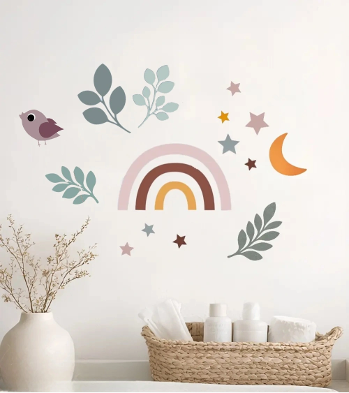 Boho kinderkamer muurdecoratie met regenboog, sterren, boho bladeren en vogel in roze en terracotta.