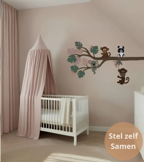 Roze jungle tak wanddecoratie in een beige en oudroze meisjes babykamer.
