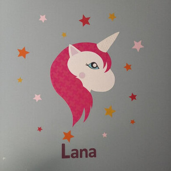 Behangsticker eenhoorn met naamletters.